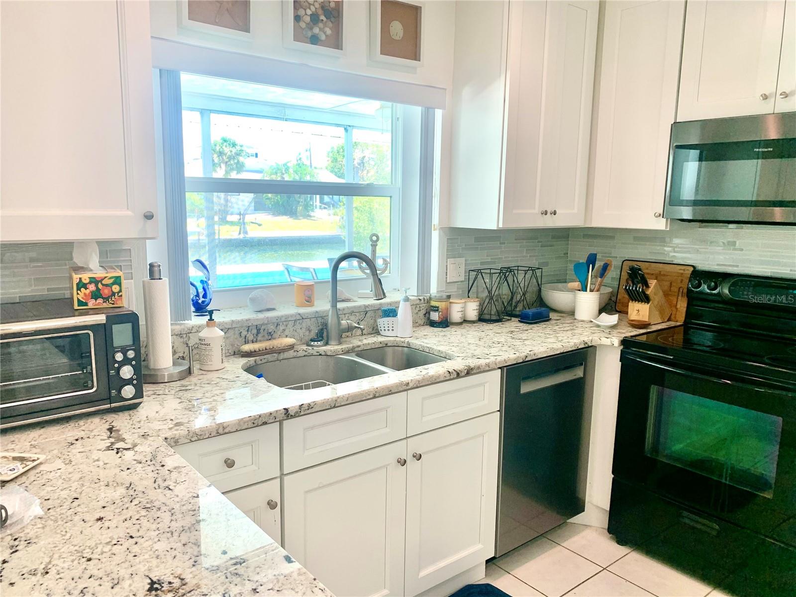 1714 MEADOWOOD ST, SARASOTA, FL — photo 38
