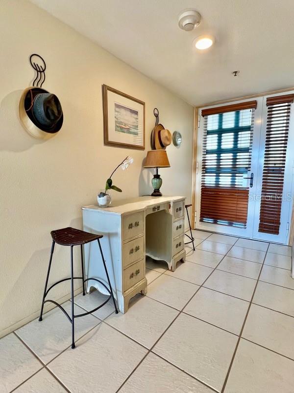 1065 GULF OF MEXICO DR #302, LONGBOAT KEY, FL — photo 2