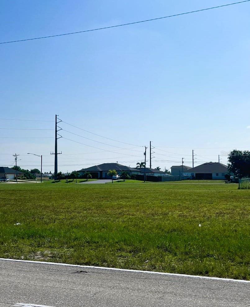 2713 SANTA BARBARA BLVD N, CAPE CORAL, FL — photo 2