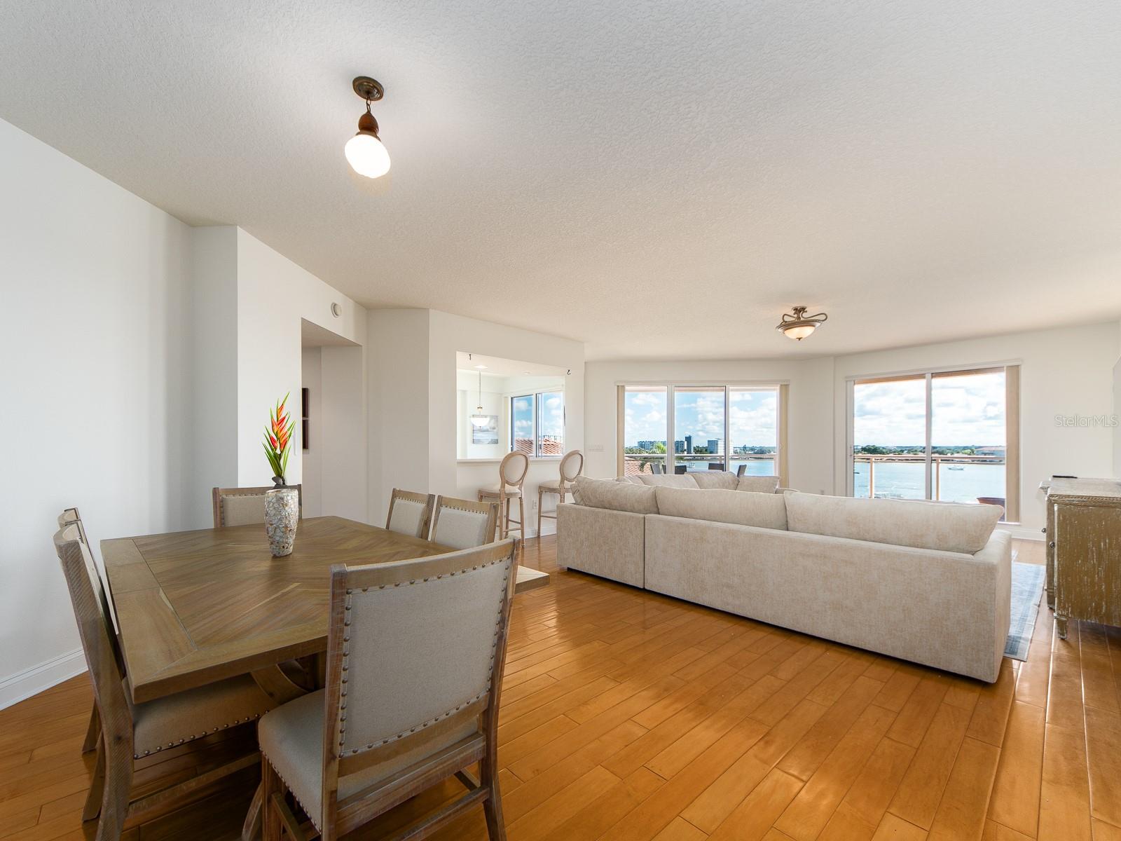 521 MANDALAY AVE #410, CLEARWATER BEACH, FL — photo 4