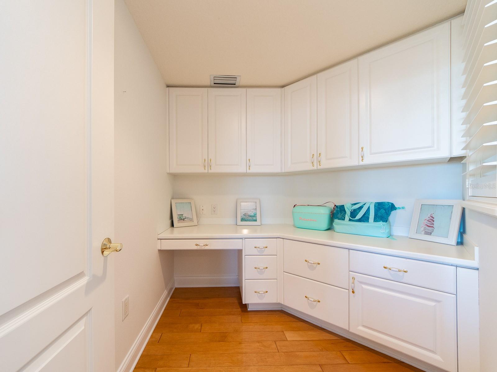 521 MANDALAY AVE #410, CLEARWATER BEACH, FL — photo 6