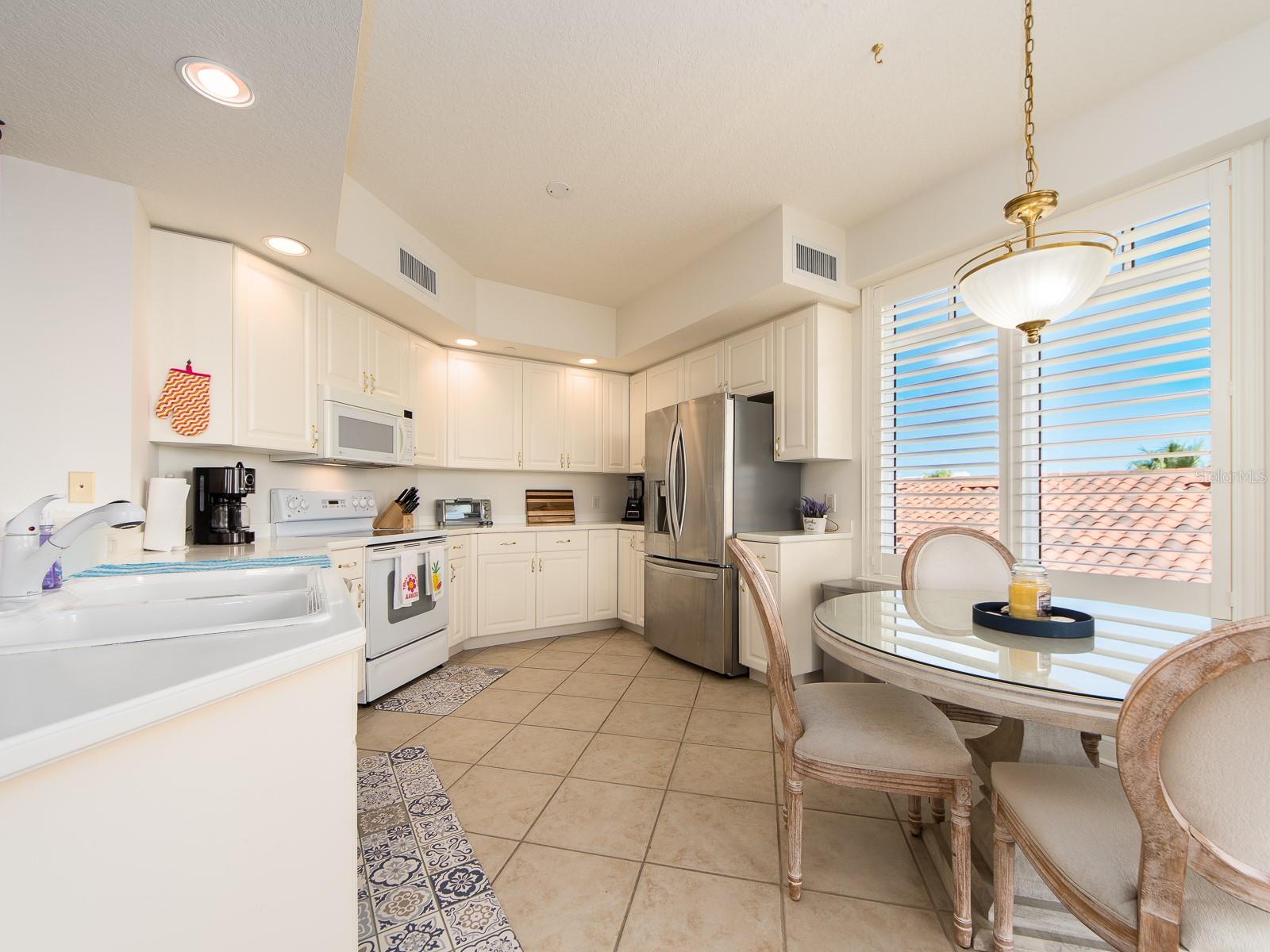 521 MANDALAY AVE #410, CLEARWATER BEACH, FL — photo 12
