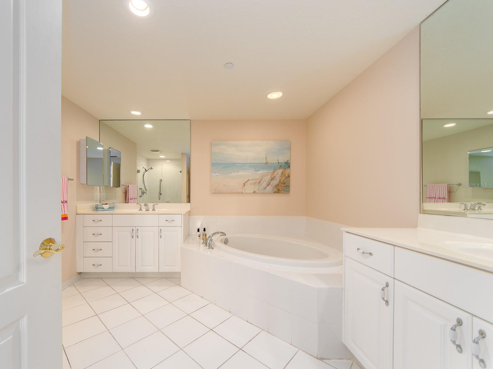 521 MANDALAY AVE #410, CLEARWATER BEACH, FL — photo 21