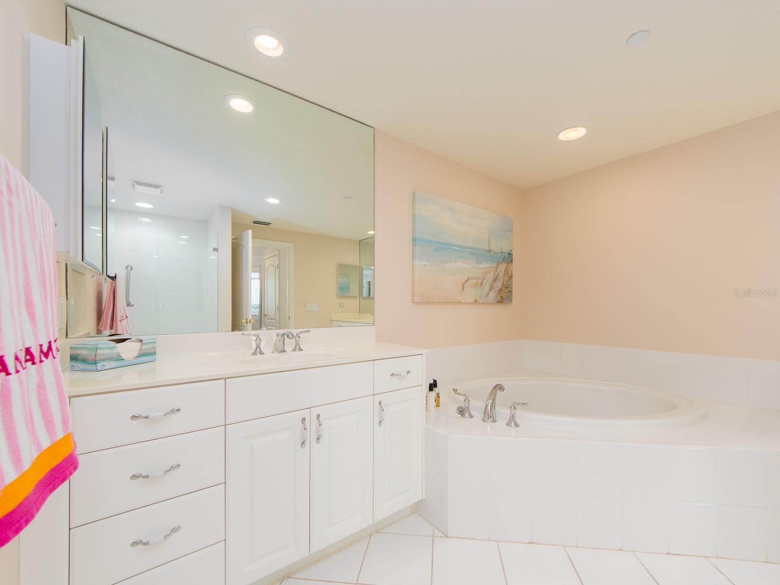 521 MANDALAY AVE #410, CLEARWATER BEACH, FL — photo 23