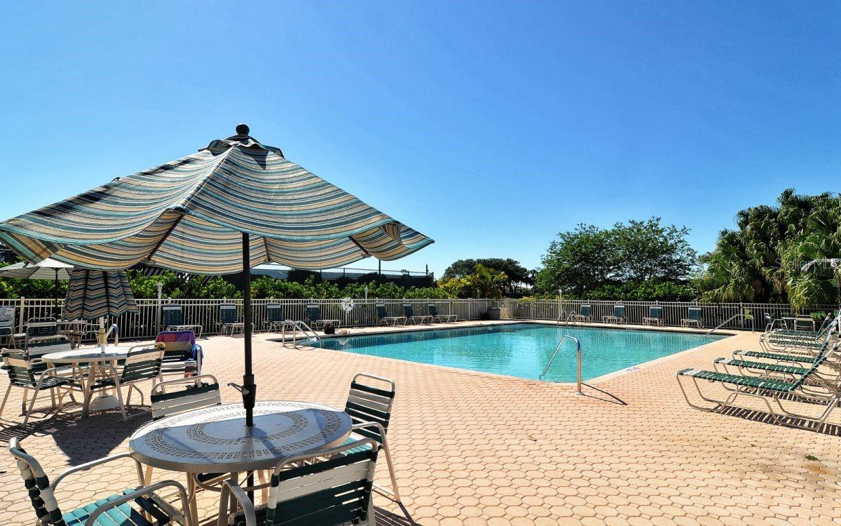 9641 CASTLE POINT DR #1225, SARASOTA, FL — photo 32