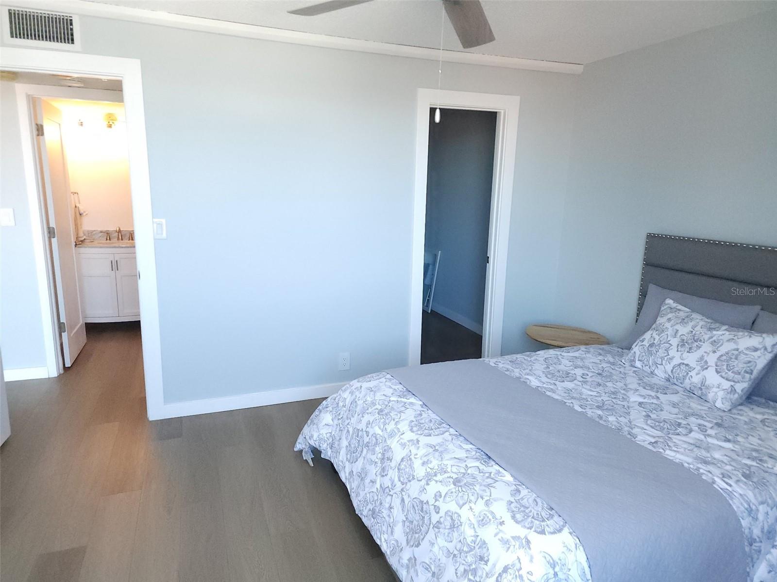255 DOLPHIN PT #809, CLEARWATER, FL — photo 13