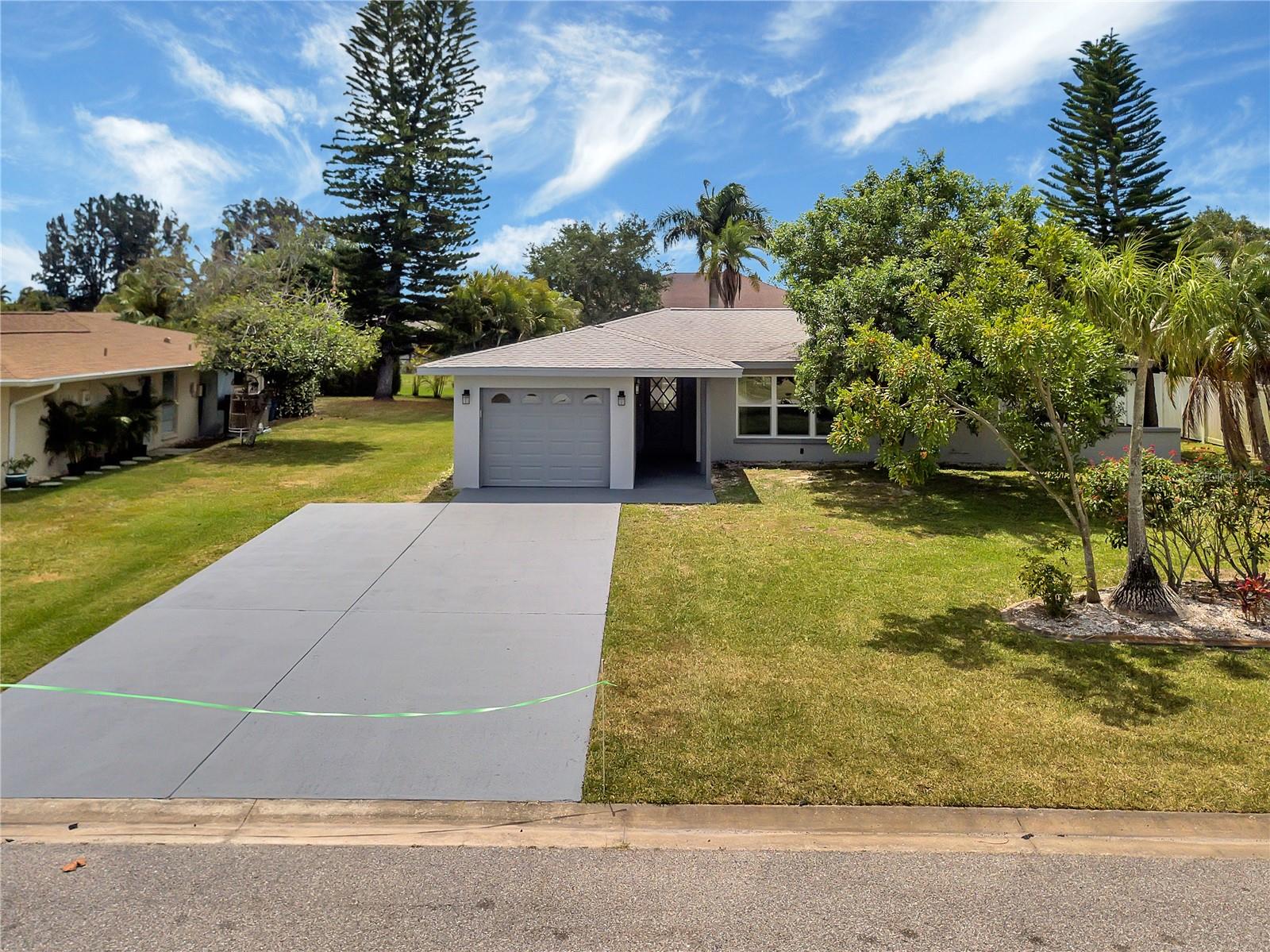 60 GOLFVIEW RD, ROTONDA WEST, FL — photo 4