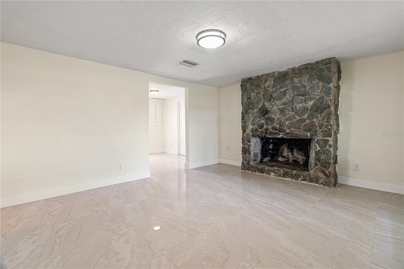 2624 LEE ST, PUNTA GORDA, FL — photo 3