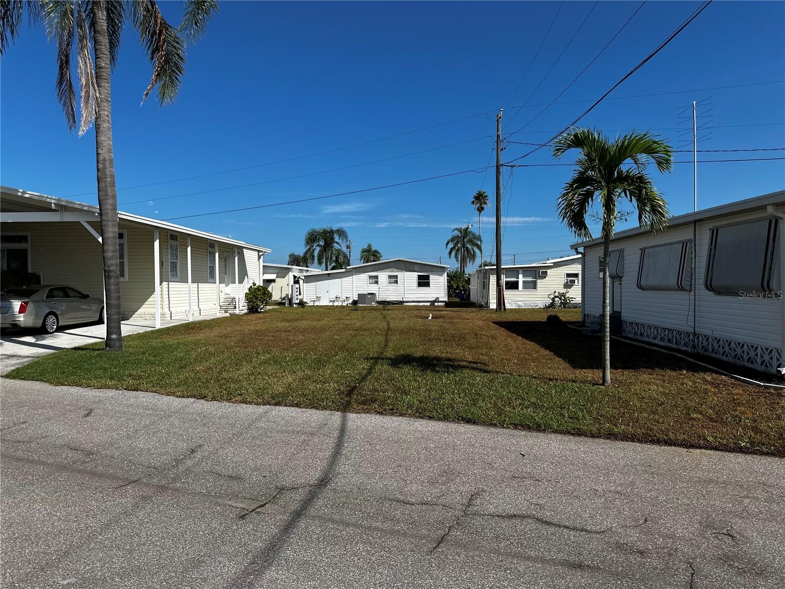 256 JAMAICA DR, PALMETTO, FL