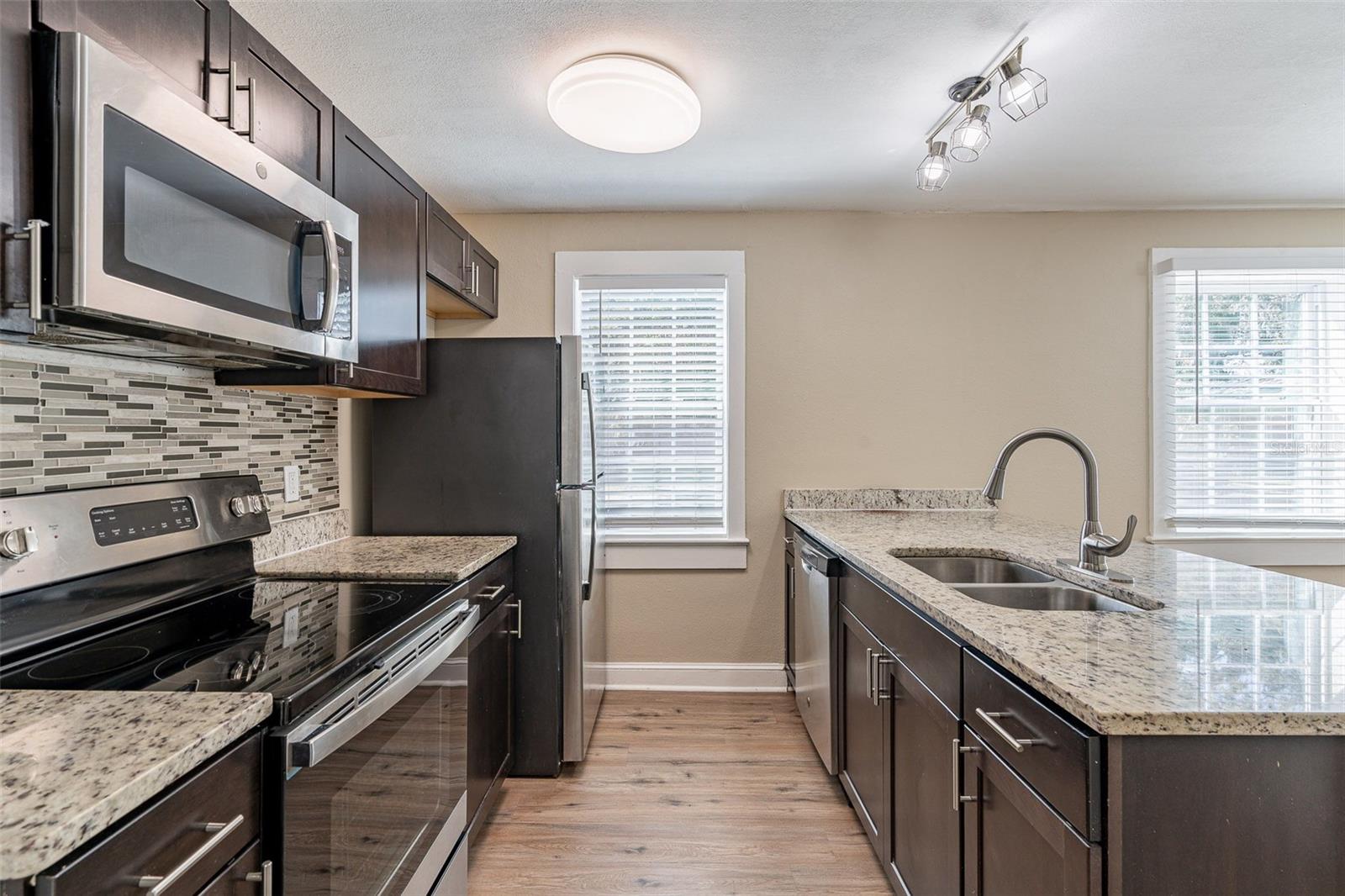 112 S MOSS ST, LEESBURG, FL — photo 11