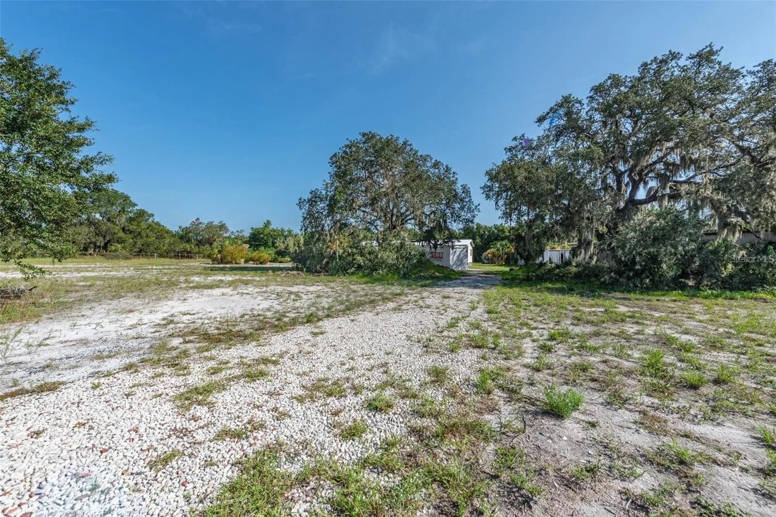 12154 BULLFROG CREEK RD, GIBSONTON, FL — photo 4