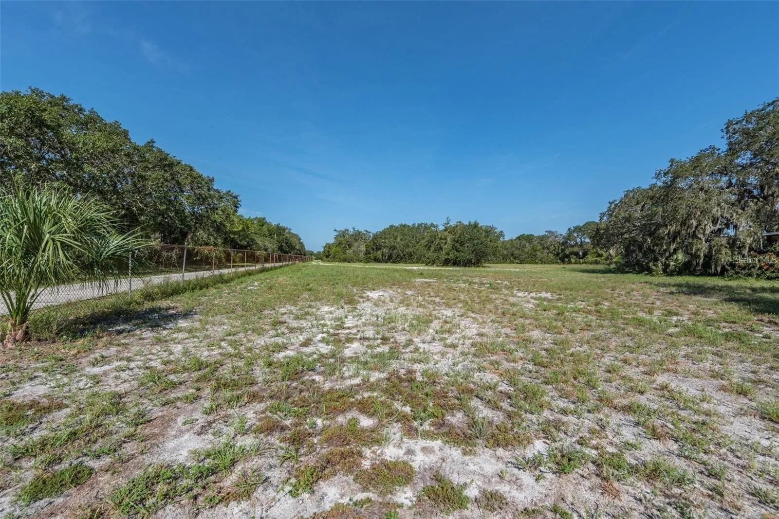 12154 BULLFROG CREEK RD, GIBSONTON, FL — photo 11
