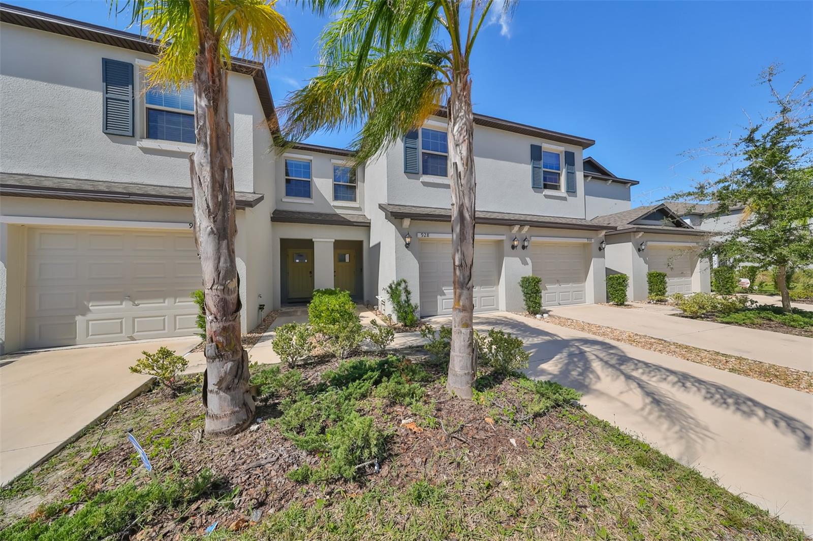 928 ROYAL EMPRESS DR, RUSKIN, FL — photo 2