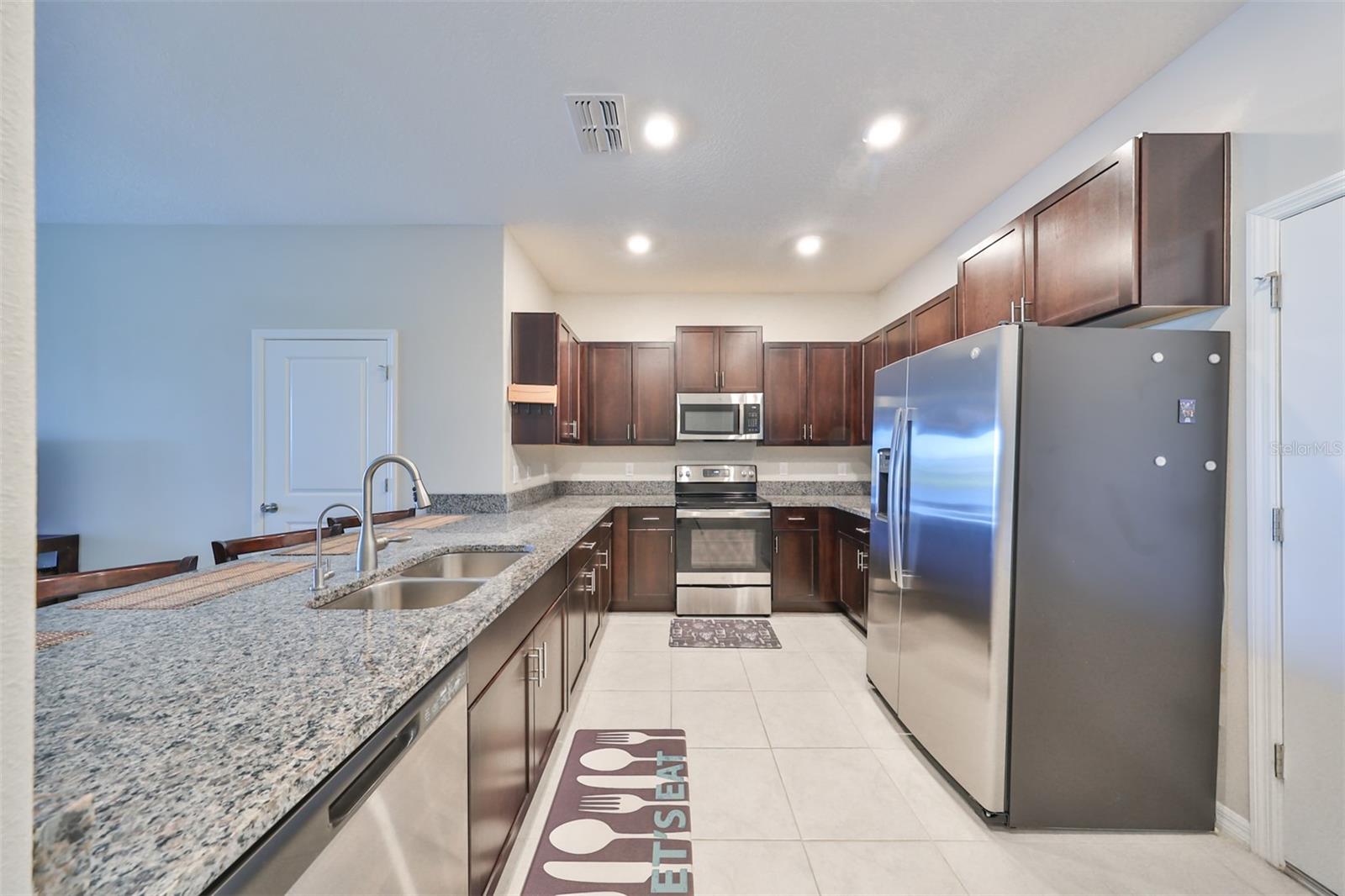 928 ROYAL EMPRESS DR, RUSKIN, FL — photo 9