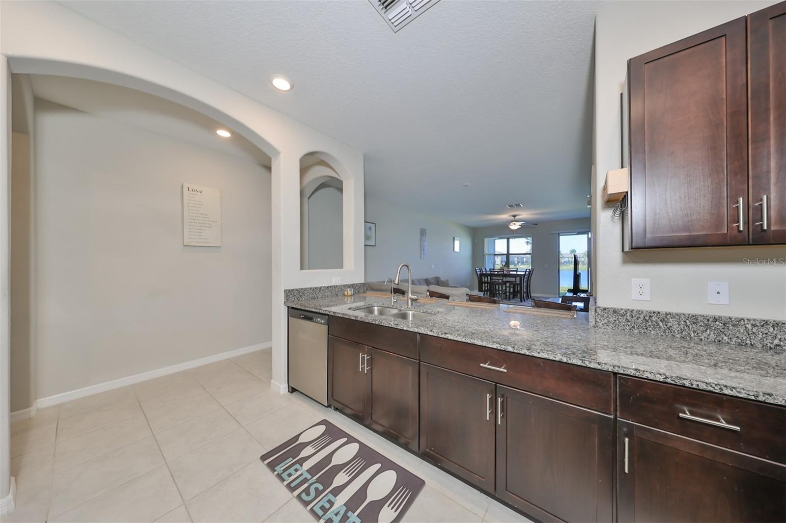 928 ROYAL EMPRESS DR, RUSKIN, FL — photo 10