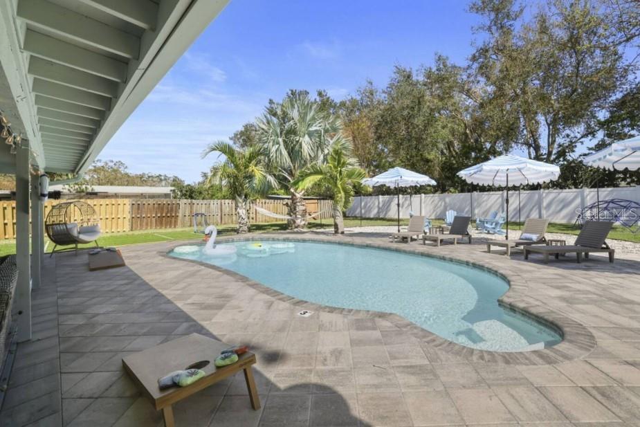 10075 W BAY ST, SEMINOLE, FL — photo 32