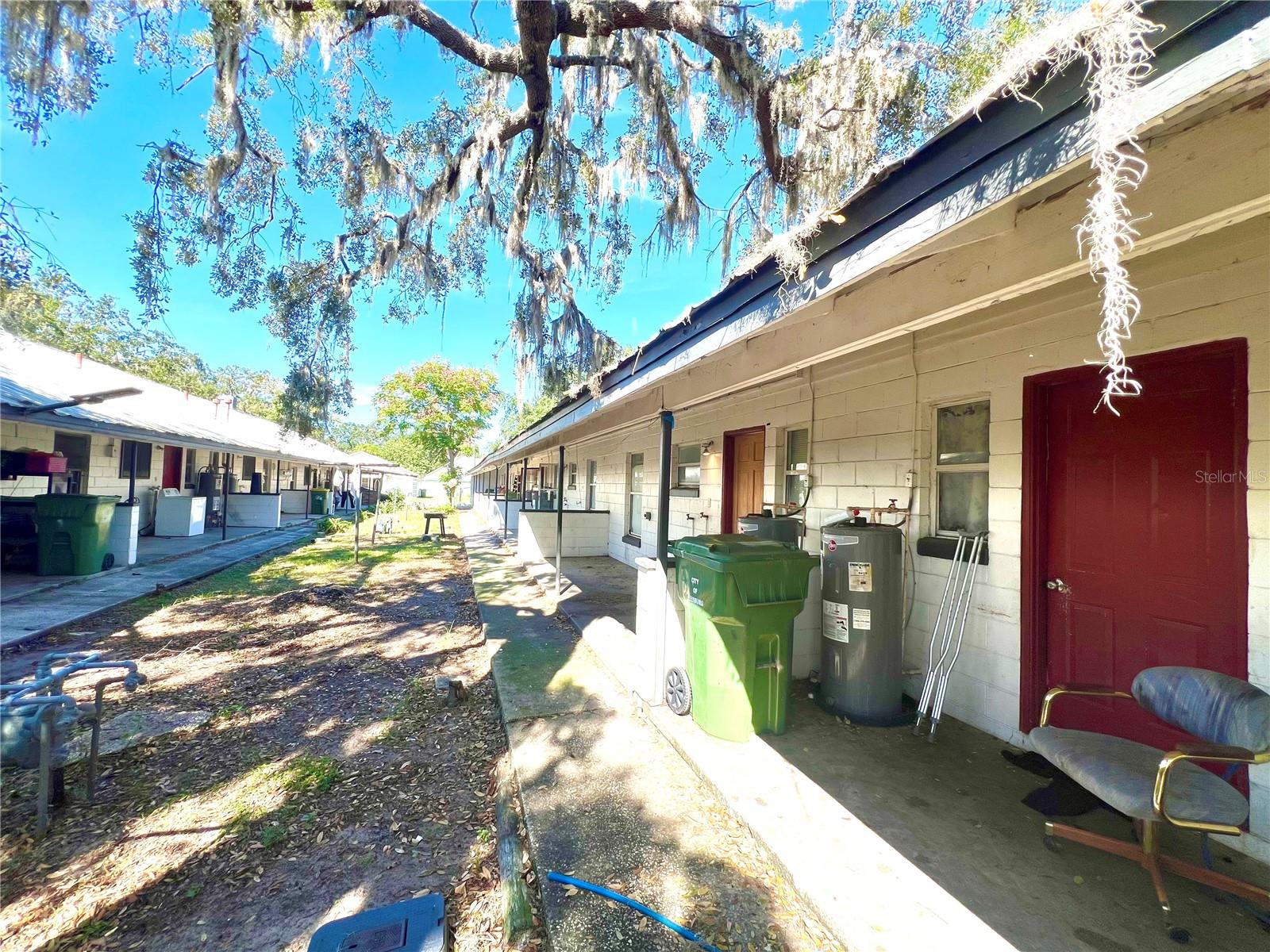 301 S EAST ST, LEESBURG, FL — photo 9