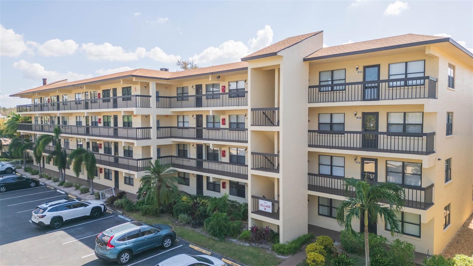 315 30 AVE W #B201, BRADENTON, FL