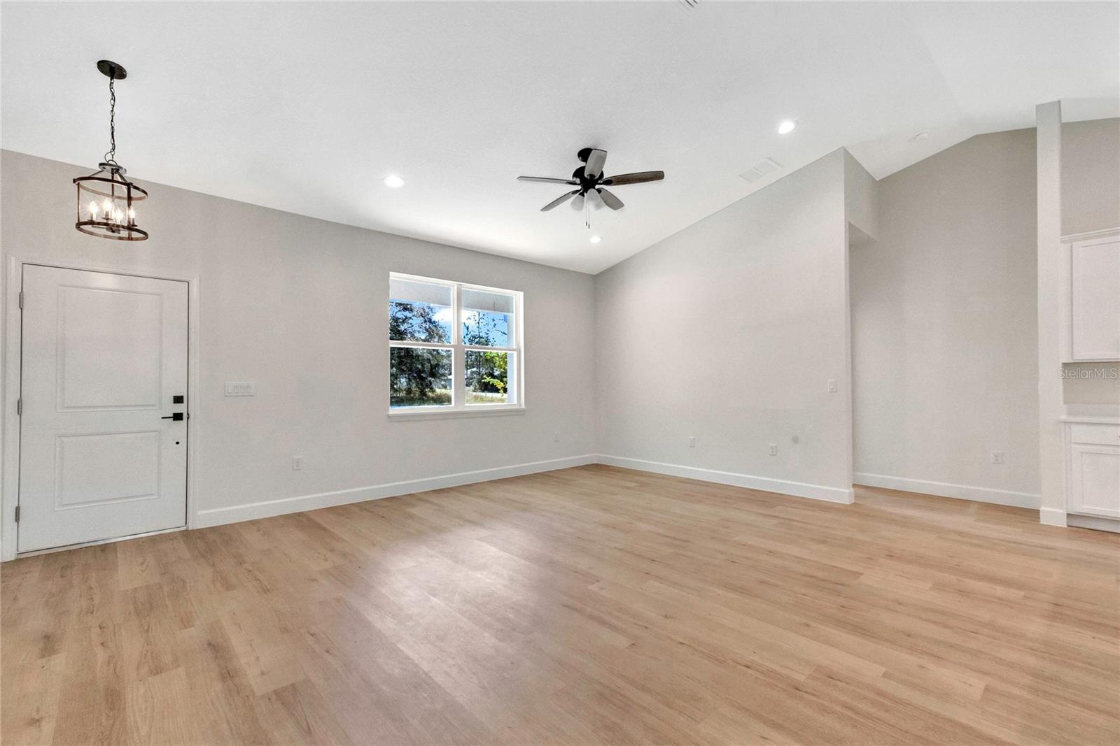 8090 N SANTOS DR, CITRUS SPRINGS, FL — photo 5