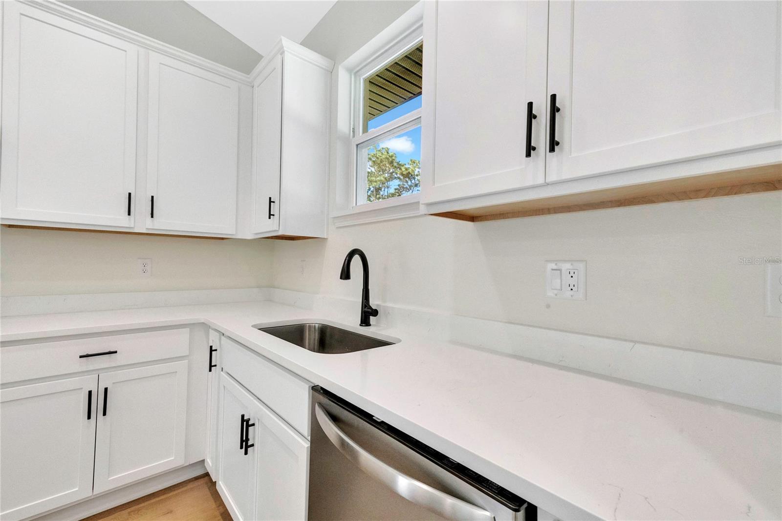 8090 N SANTOS DR, CITRUS SPRINGS, FL — photo 13