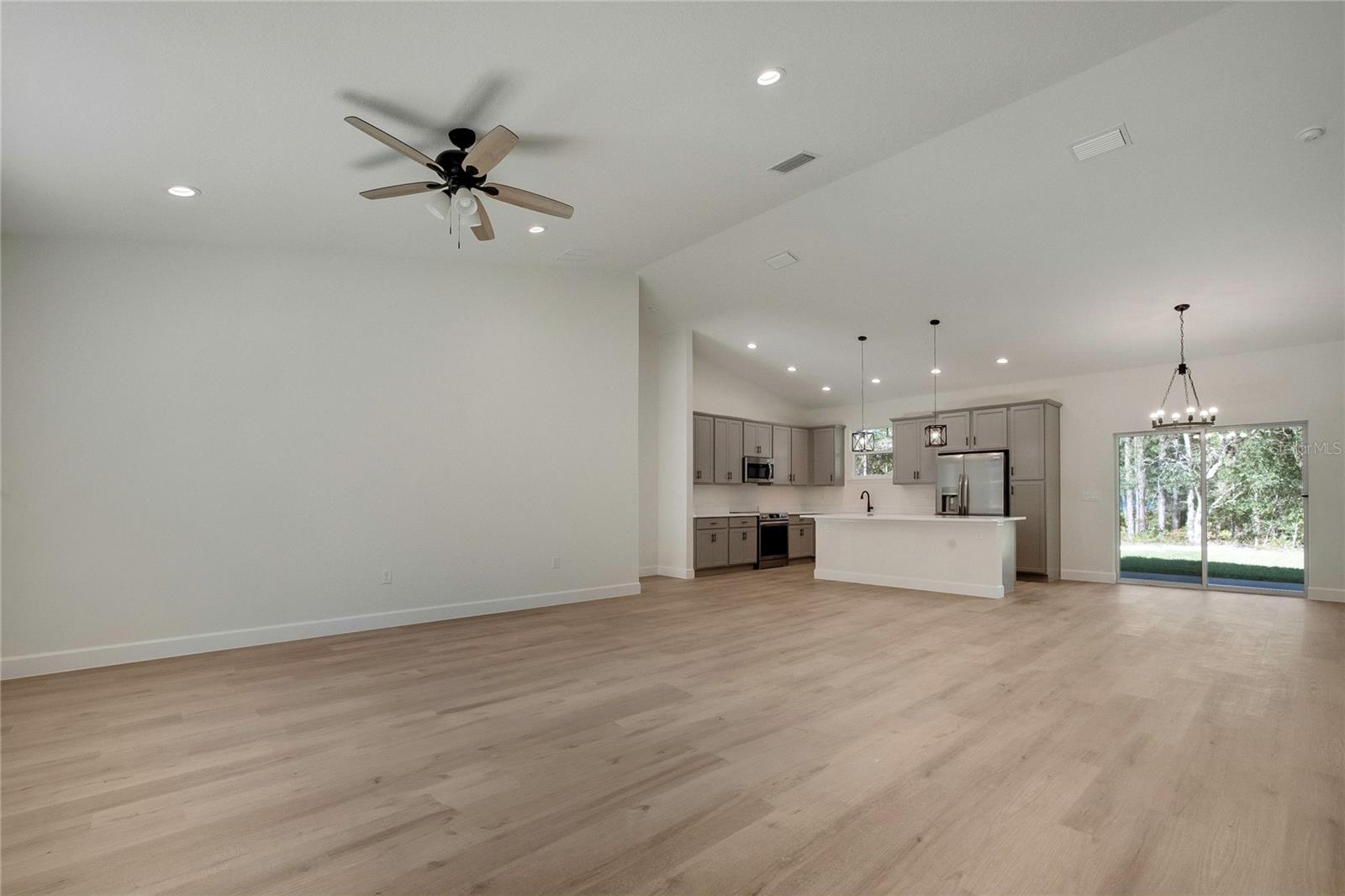 8104 N SANTOS DR, CITRUS SPRINGS, FL — photo 3
