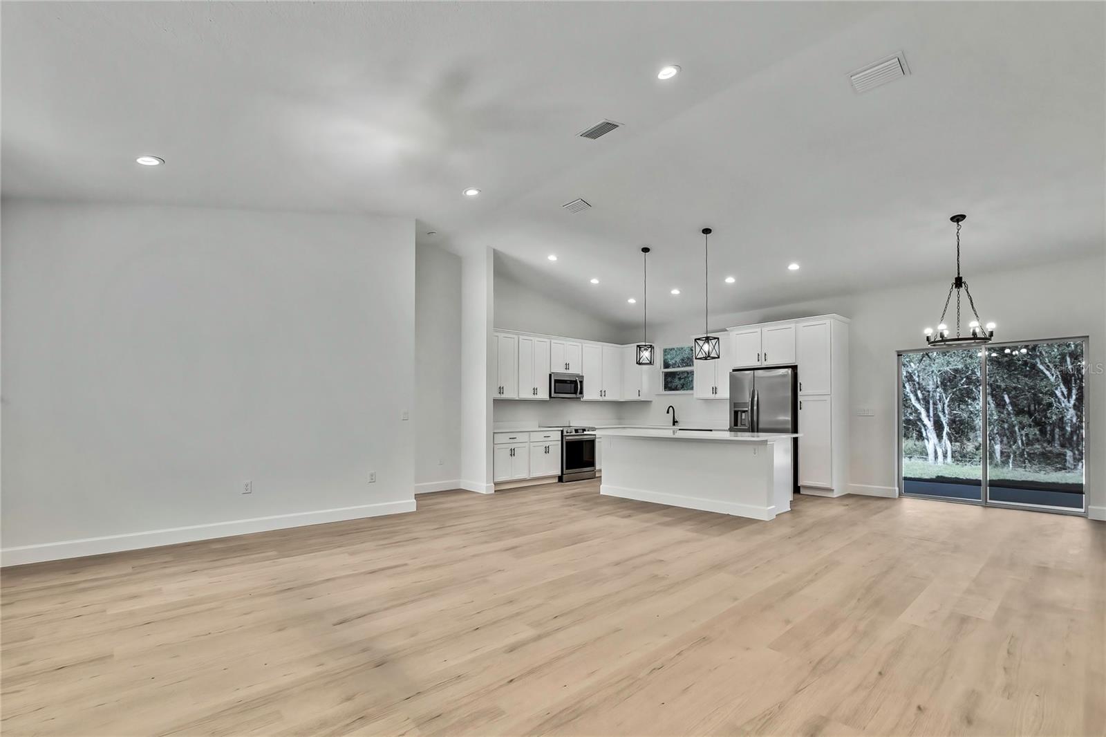 8118 N SANTOS DR, CITRUS SPRINGS, FL — photo 3