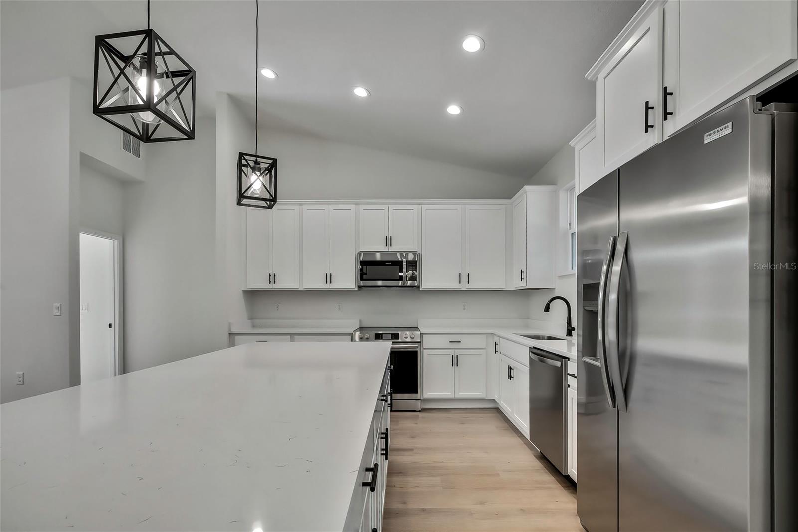 8118 N SANTOS DR, CITRUS SPRINGS, FL — photo 11