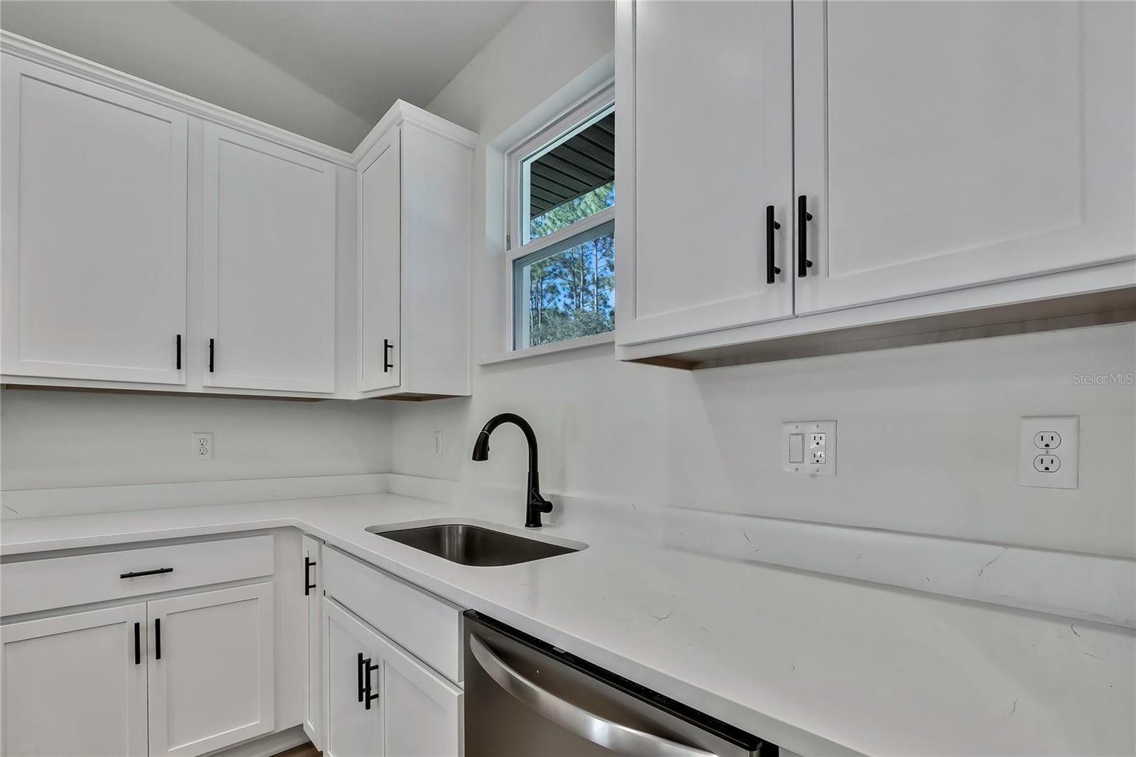 8118 N SANTOS DR, CITRUS SPRINGS, FL — photo 12