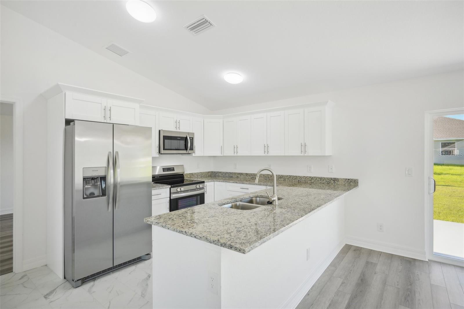 11145 2ND AVE, PUNTA GORDA, FL — photo 2
