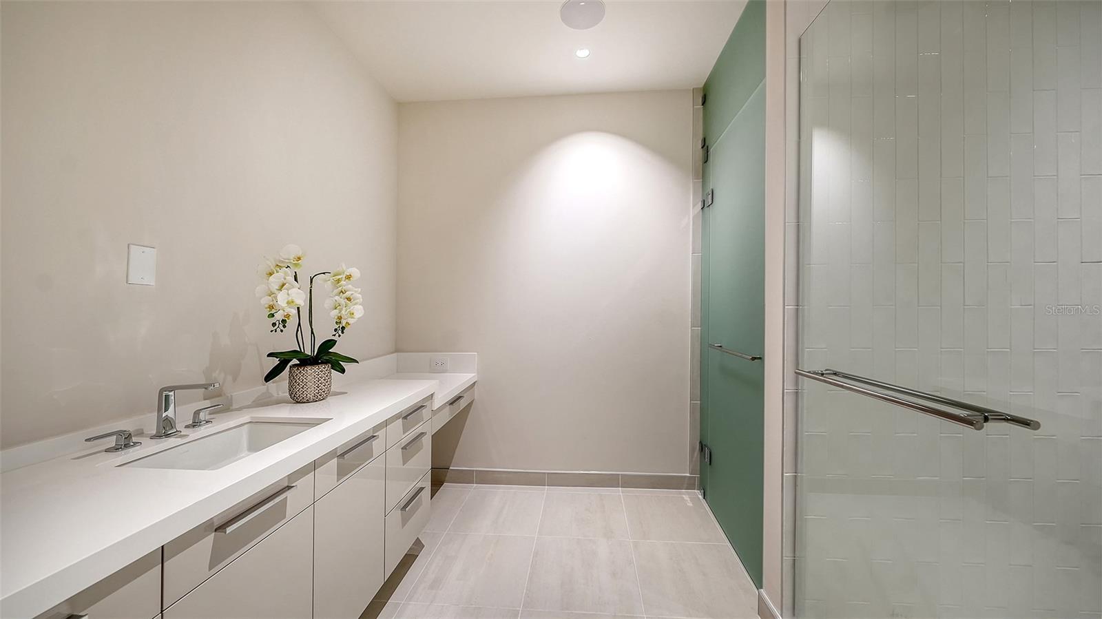 1561 GULF OF MEXICO DR #403, LONGBOAT KEY, FL — photo 47