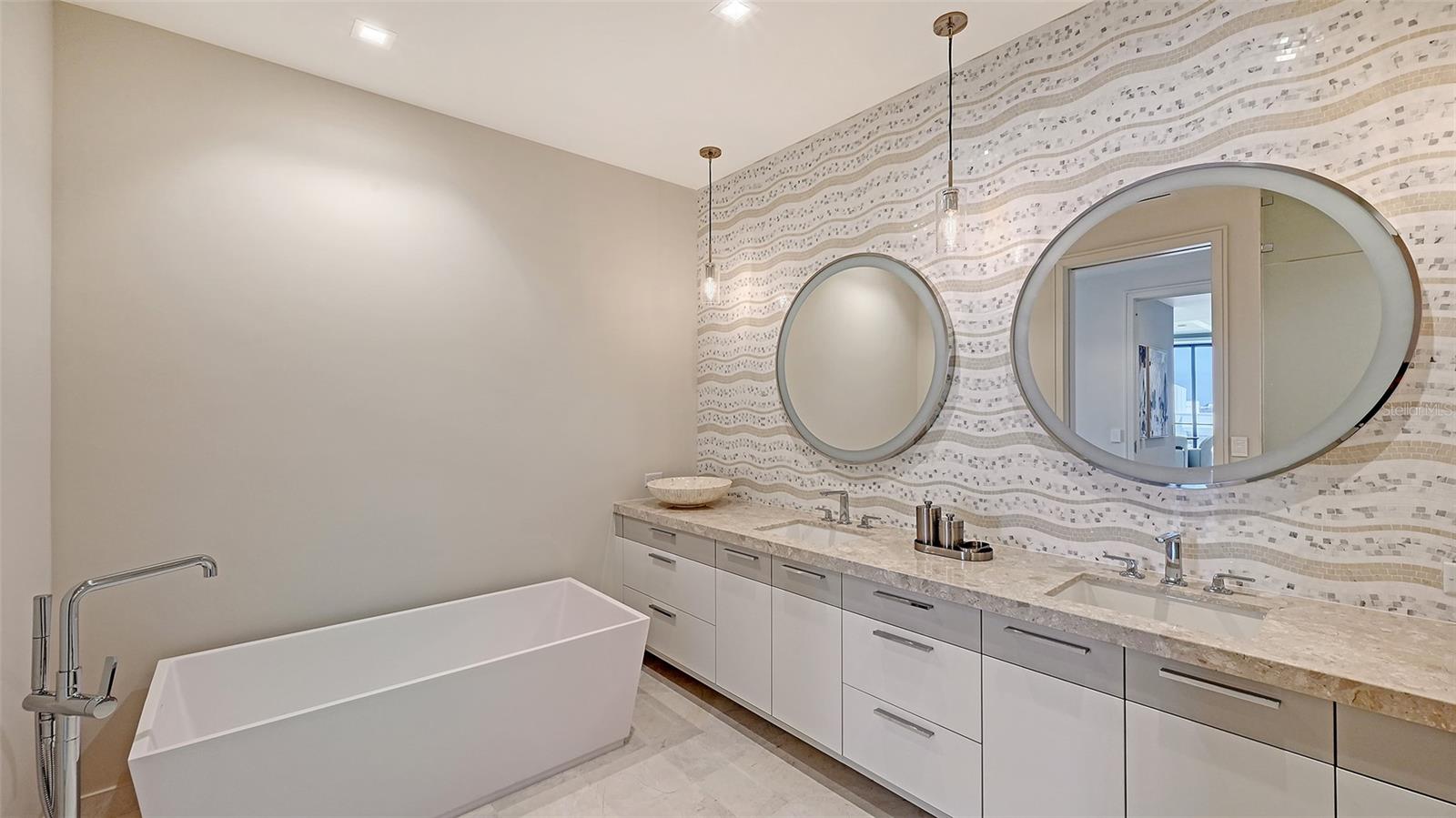 1591 GULF OF MEXICO DR #413, LONGBOAT KEY, FL — photo 31