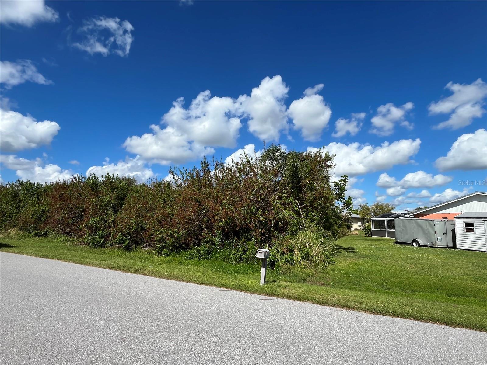 520 FENTON AVE NW, PORT CHARLOTTE, FL — photo 3