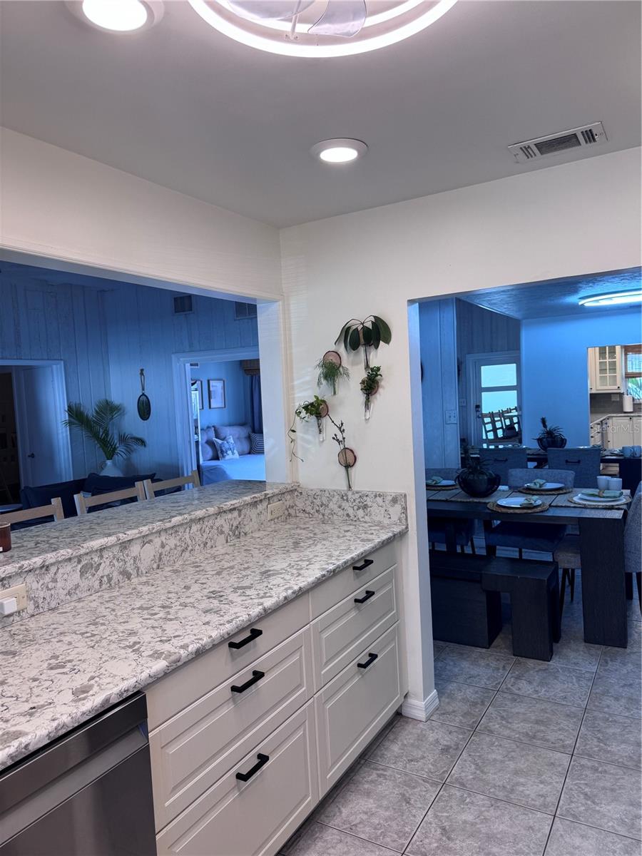 6304 BEECHWOOD AVE, SARASOTA, FL — photo 11