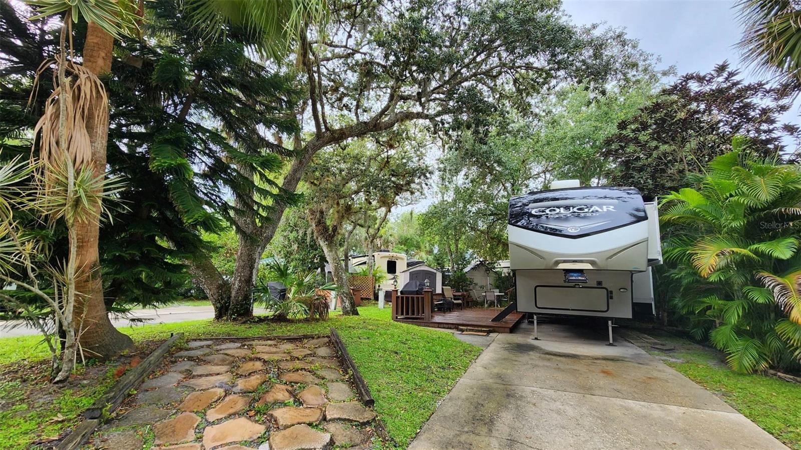251 SADDLE LN, LAKE WALES, FL