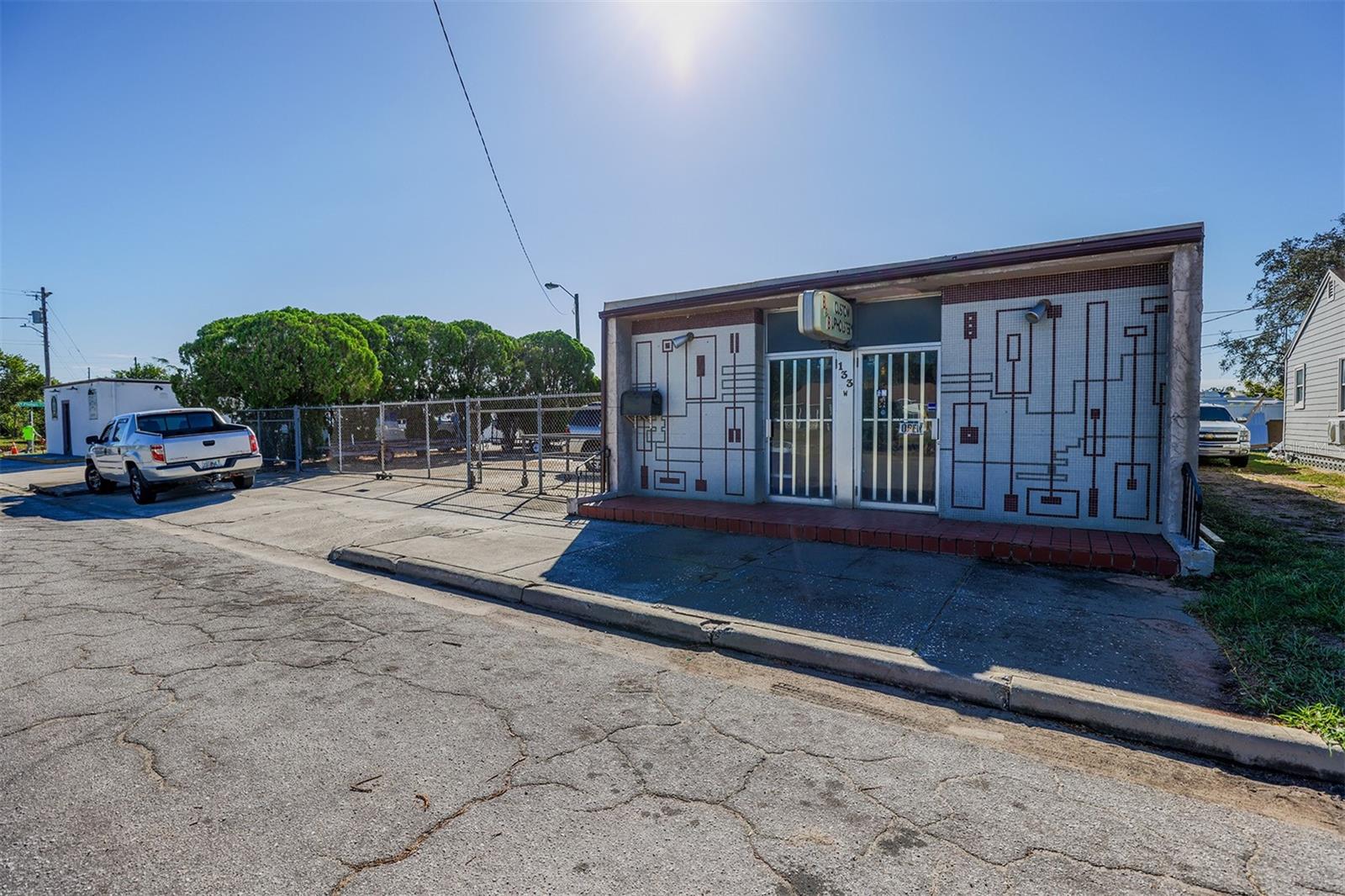 133 W STUART AVE, LAKE WALES, FL — photo 3