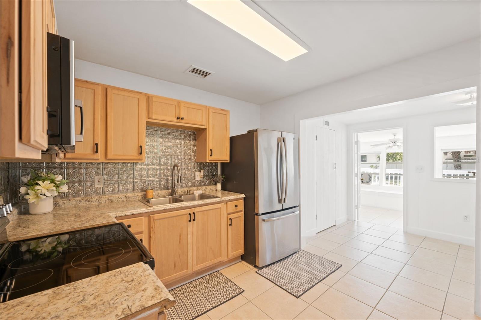3918 W FIG ST, TAMPA, FL — photo 8