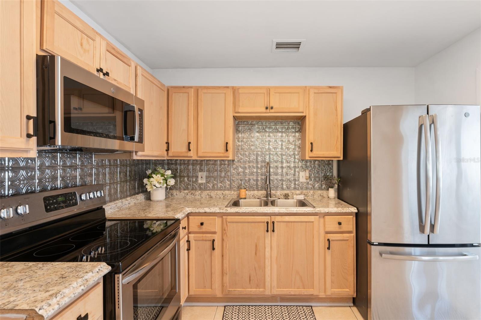 3918 W FIG ST, TAMPA, FL — photo 9