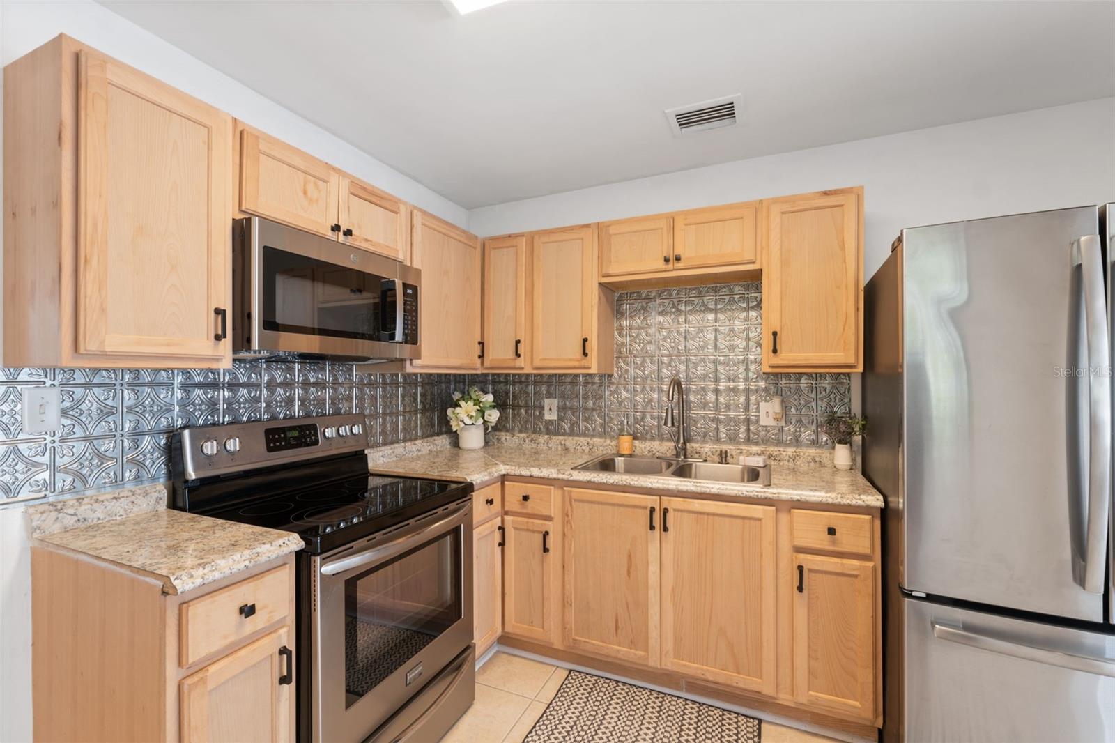 3918 W FIG ST, TAMPA, FL — photo 10
