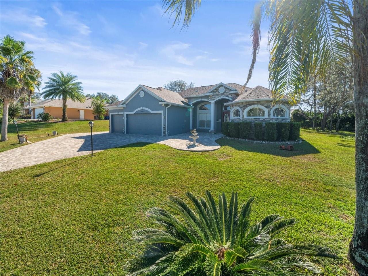 10307 RIDGE TOP LOOP, WEEKI WACHEE, FL — photo 2