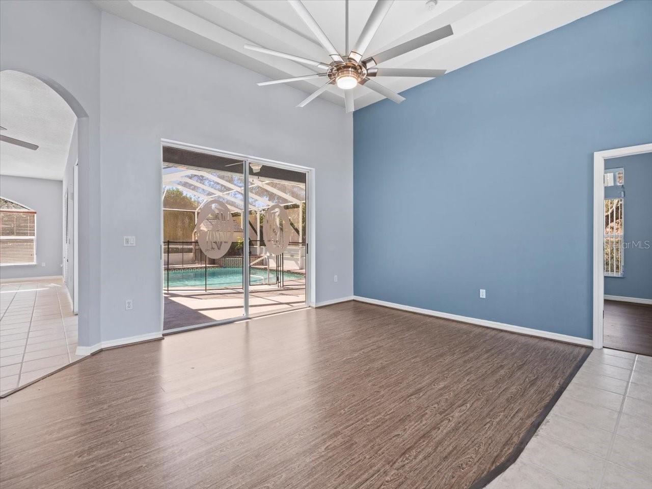 10307 RIDGE TOP LOOP, WEEKI WACHEE, FL — photo 9