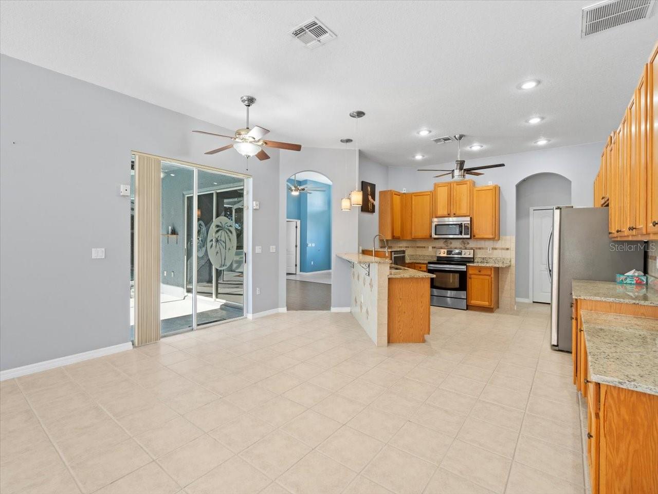 10307 RIDGE TOP LOOP, WEEKI WACHEE, FL — photo 13