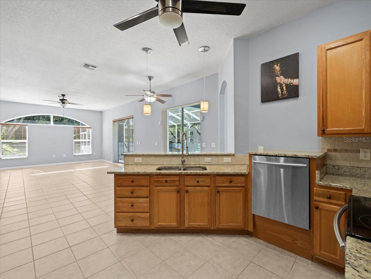 10307 RIDGE TOP LOOP, WEEKI WACHEE, FL — photo 19