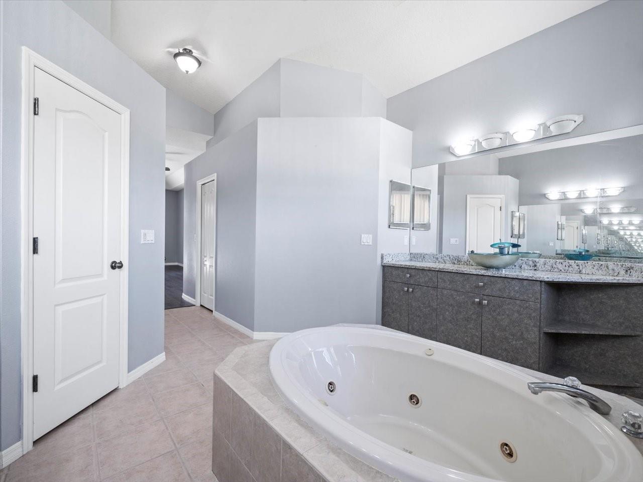 10307 RIDGE TOP LOOP, WEEKI WACHEE, FL — photo 34