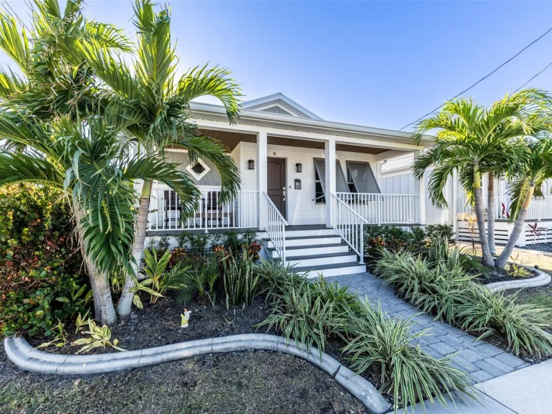 327 HARVEY ST, PUNTA GORDA, FL