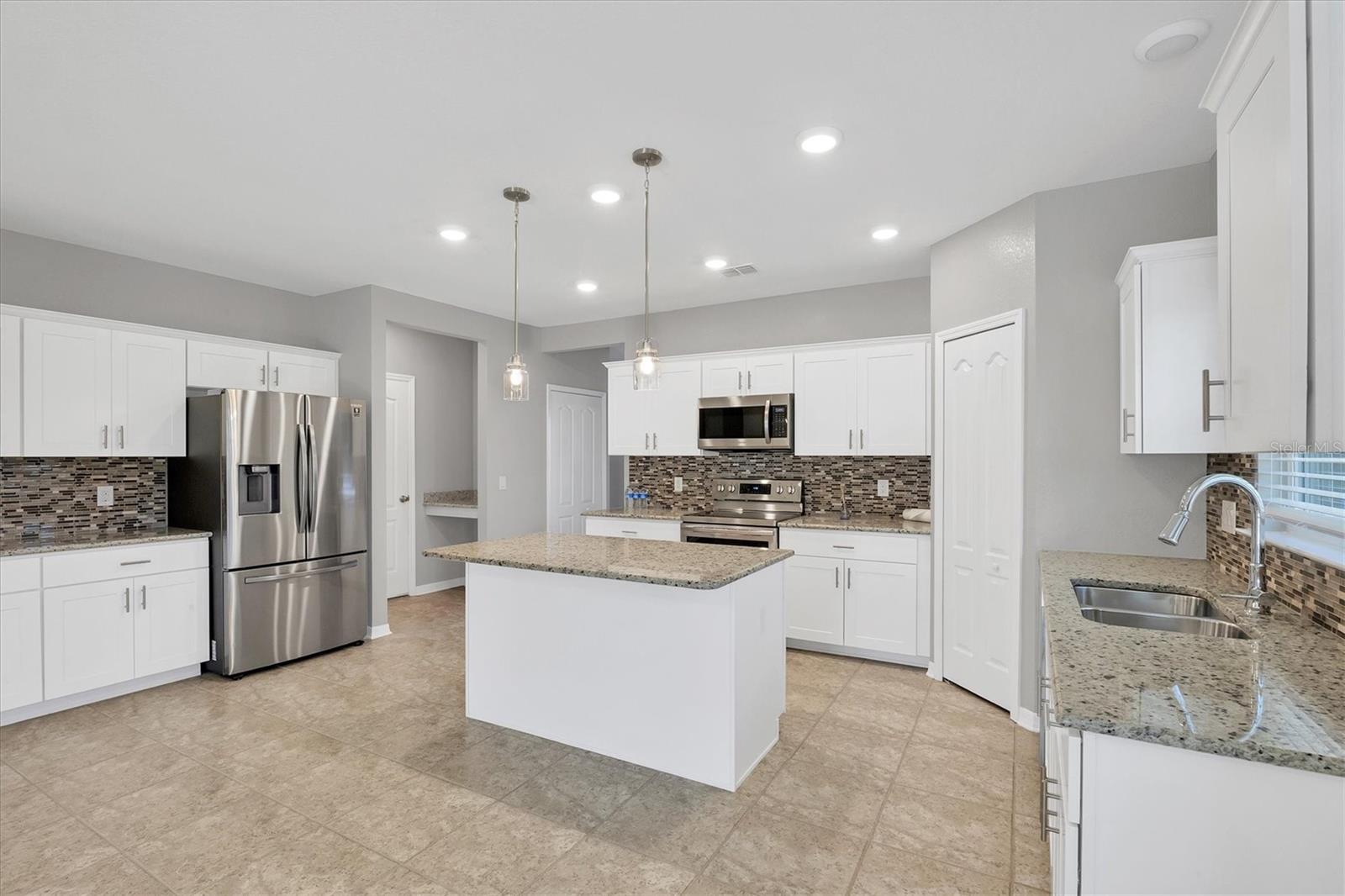 2179 W PRICE BLVD, NORTH PORT, FL — photo 16
