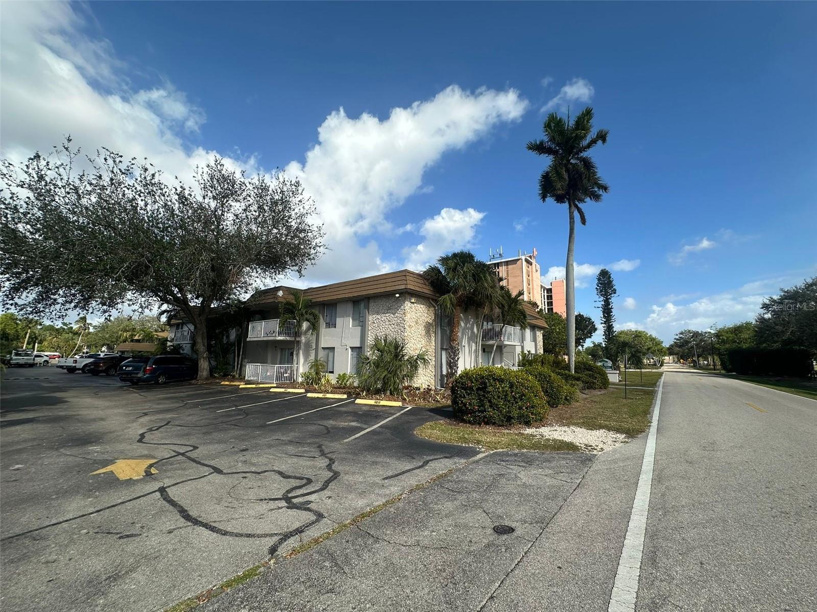 1830 MARAVILLA AVE #413, FORT MYERS, FL — photo 47