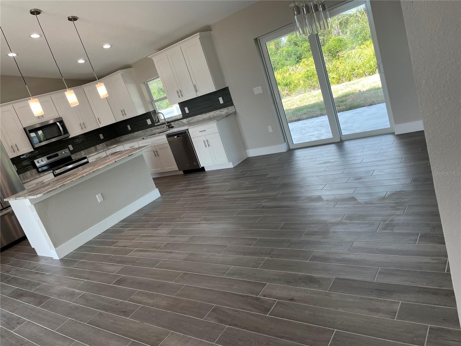 7320 FREEBERG CIR, PORT CHARLOTTE, FL — photo 16