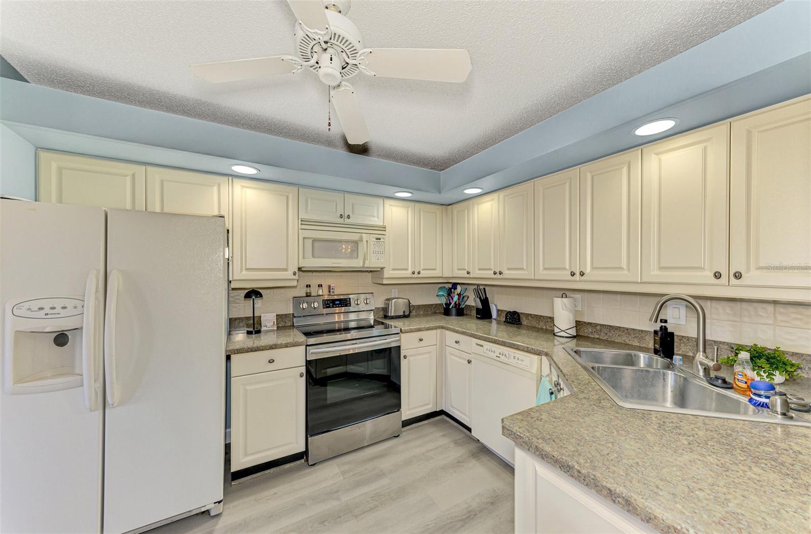 5761 AVISTA DR #5761, SARASOTA, FL — photo 47