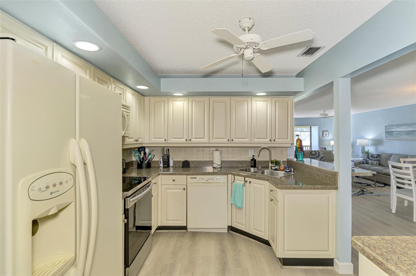 5761 AVISTA DR #5761, SARASOTA, FL — photo 52