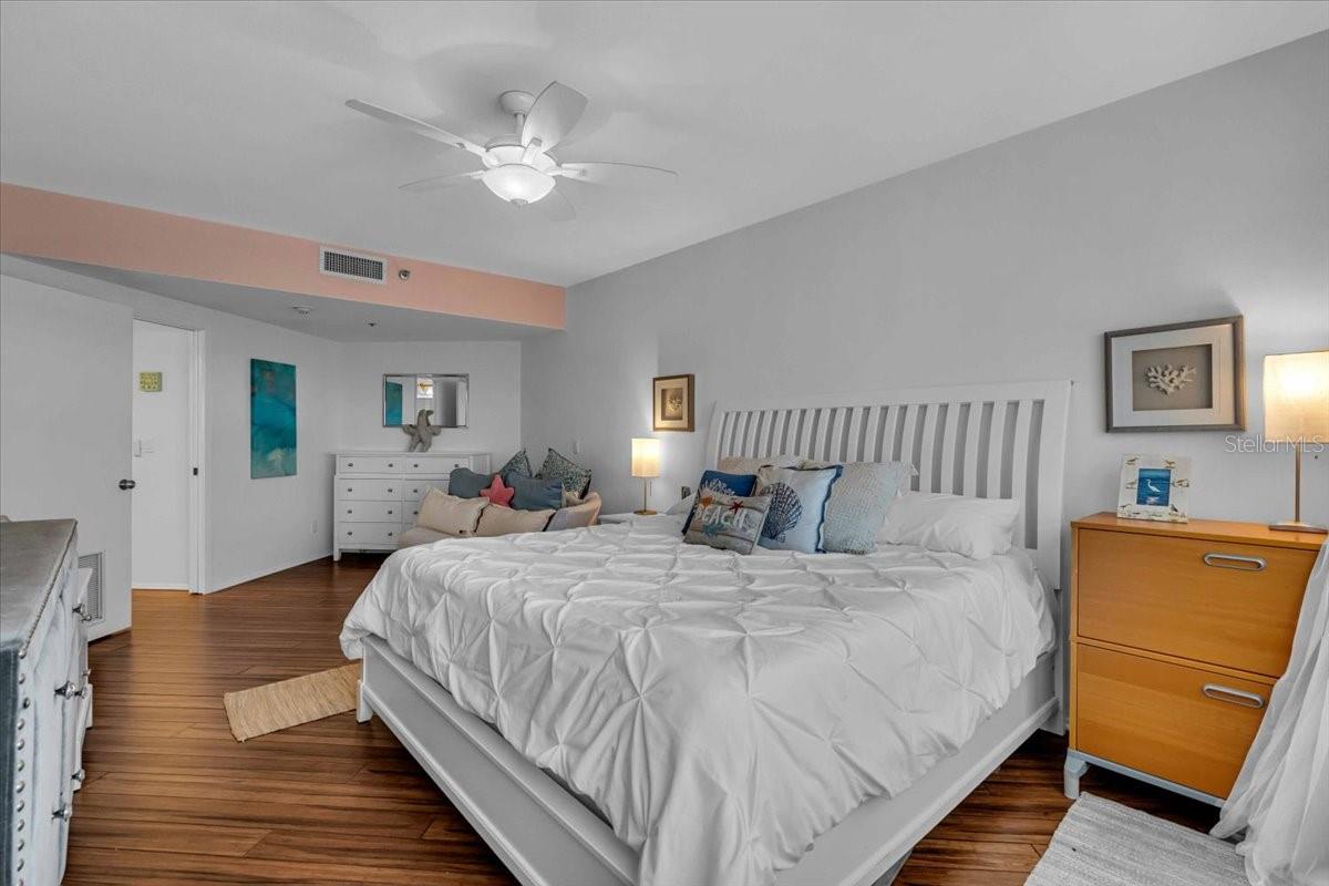 5621 GULF OF MEXICO DR #102, LONGBOAT KEY, FL — photo 30